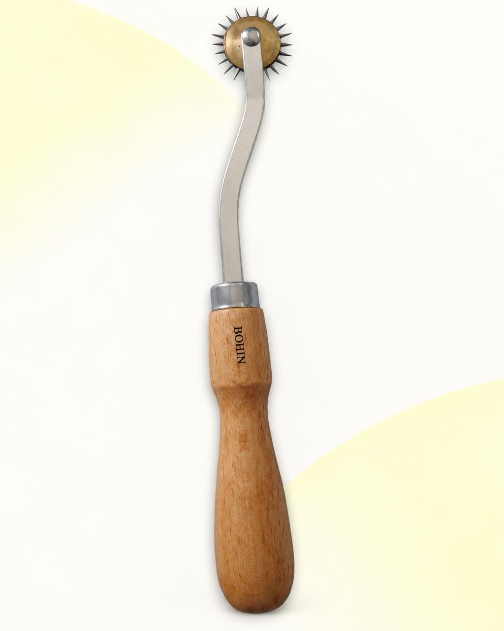 Pointed teeth marking wheel